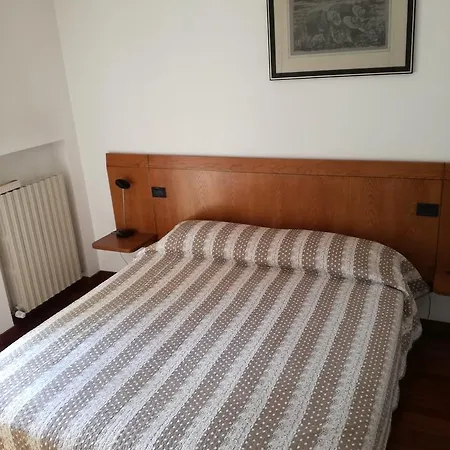 3 Tesori Couette-café Castel dʼArio